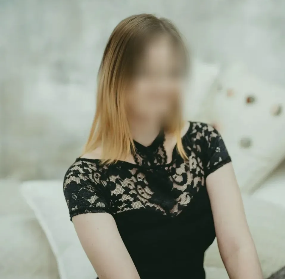 Aya, 24
