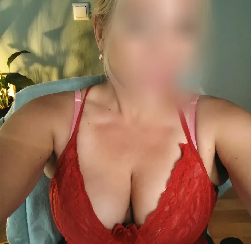 Elin, 37