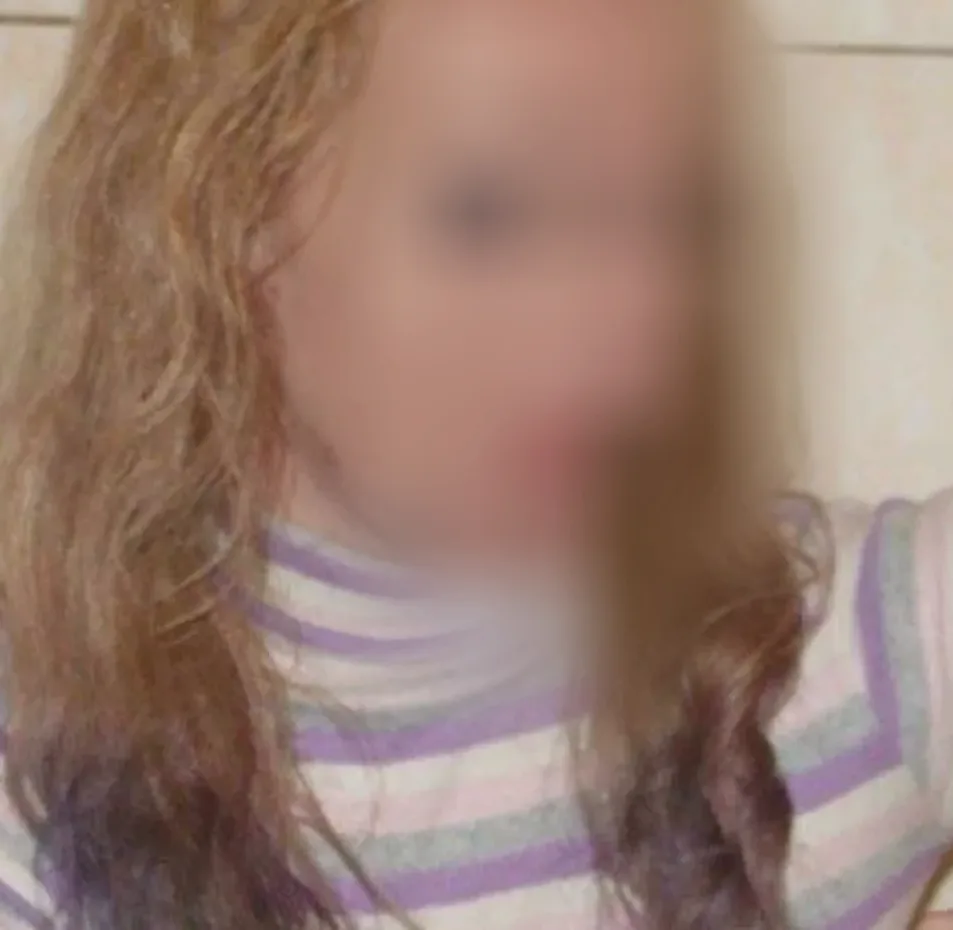 Imane, 24