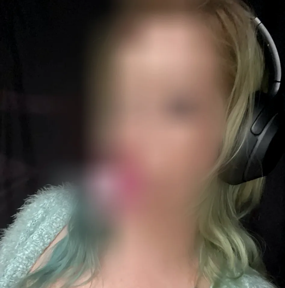 Manon, 35